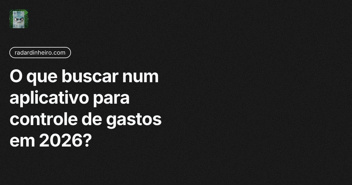 Pessoa analisando um aplicativo para controle de gastos no celular